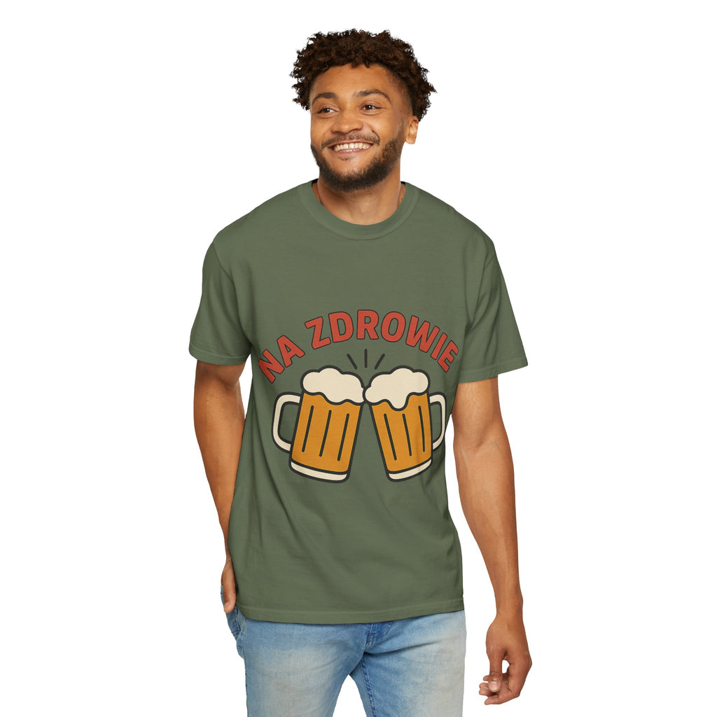 Na Zdrowie Cheers with Clinking Beer Mugs T-Shirt