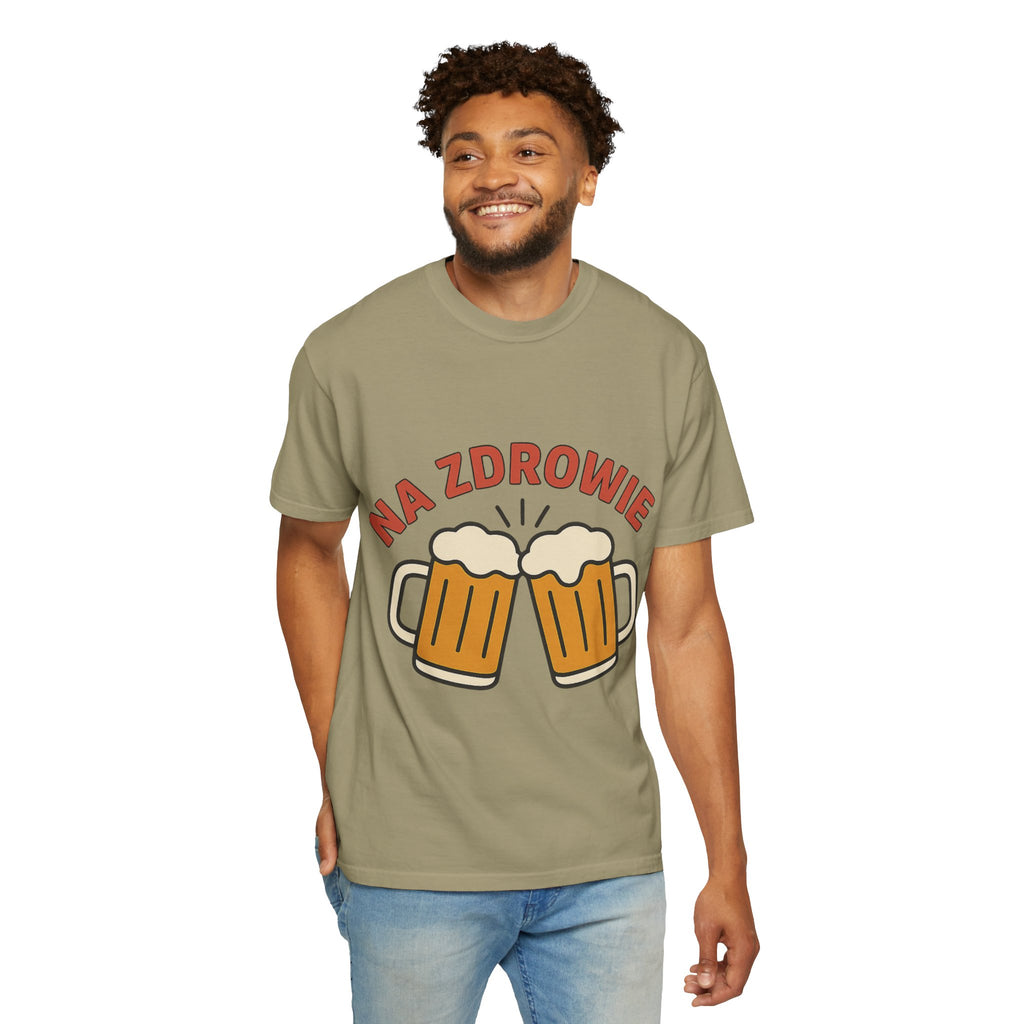 Na Zdrowie Cheers with Clinking Beer Mugs T-Shirt